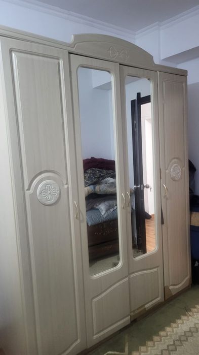 Спалный гарнитур в хорошем состояние.