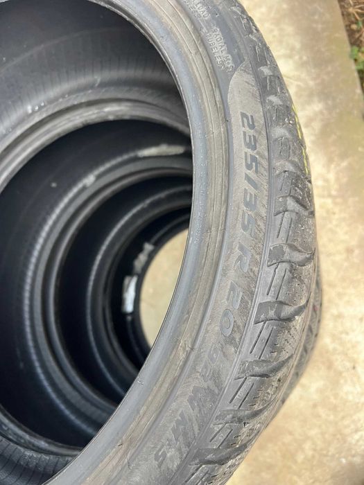 Anvelope iarna 235 35 20 Dot 2021