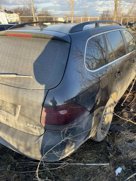 Продавам голф 6 комби на части !