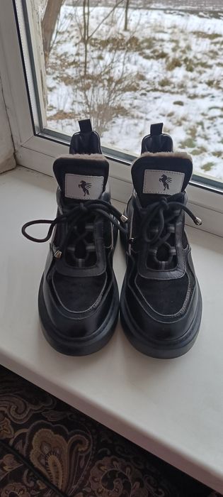 Женские зимние ботинки.Раз.36