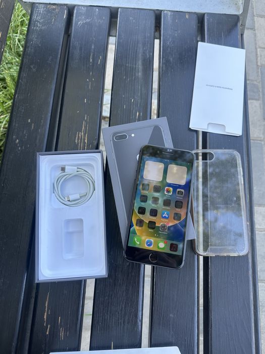Продам телефон Айфон 8 Plus 256 Gb