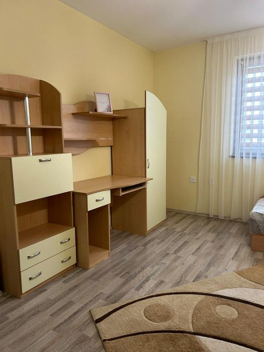 Дава се под наем Тристаен апартамент в Пловдив, Кършияка - 130 кв.м за 650 € - Снимка #10