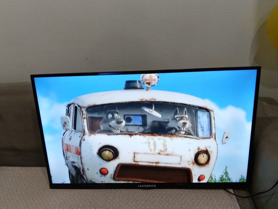 Продам телевизор 32 smart tv