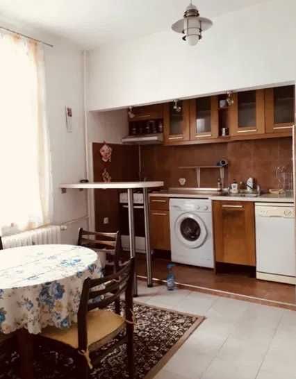 Тристаен имот в Център - НДК