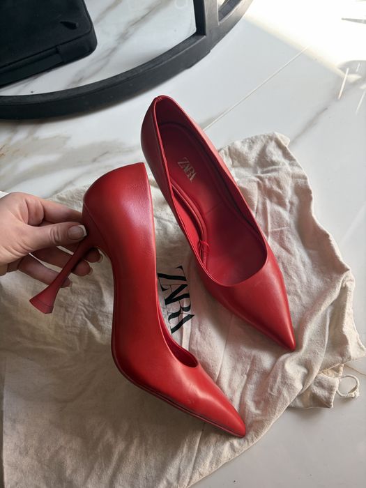 Обувки на висок ток Zara, червени, изключително удобни