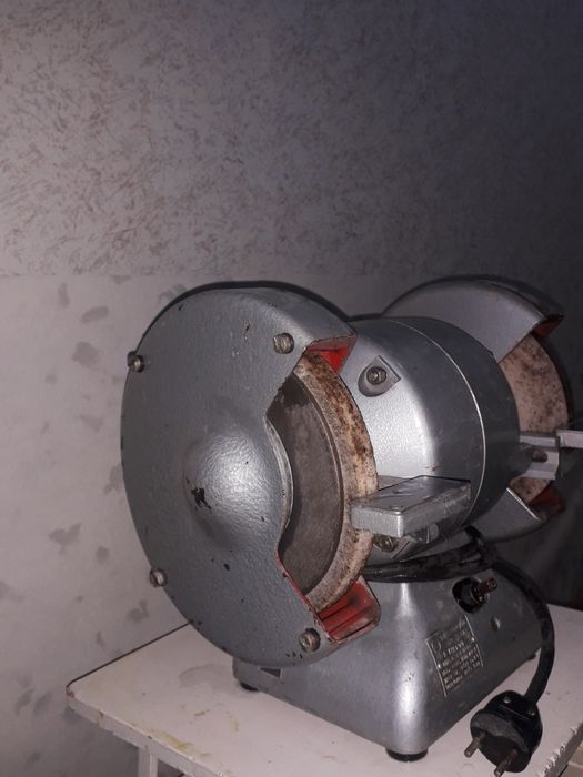 Продаю советский точильный ( зачистной ) станок.