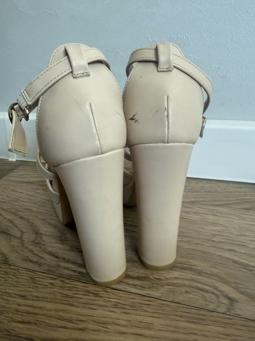 Продам женские басаножки