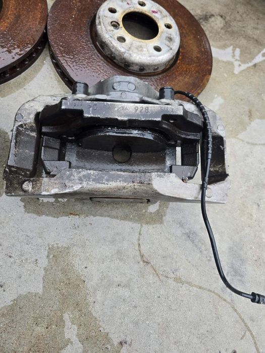 Бмв Предни апарати  и дискове 550 Ф07 Ф10  Bmw f07 f10