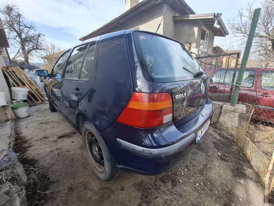 Golf mk4     Газ