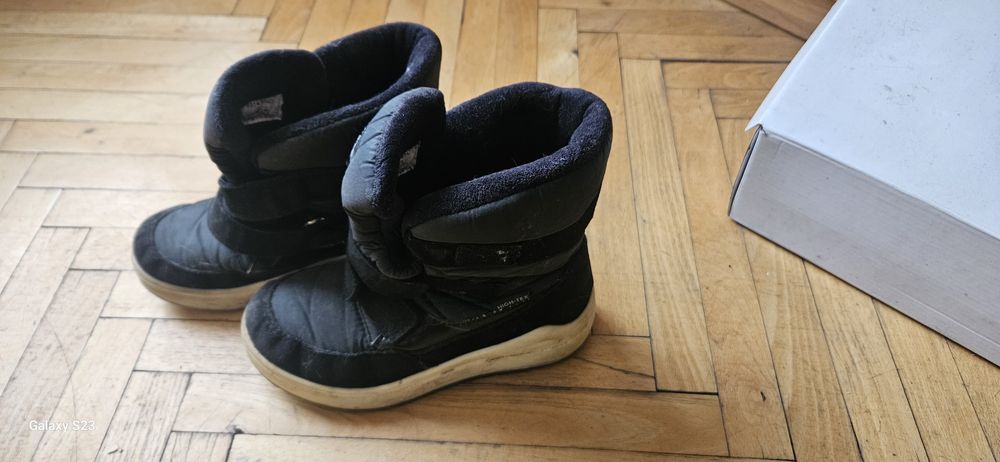 Промоция на Детски обувки, различна номерация, всички за 50 лв.