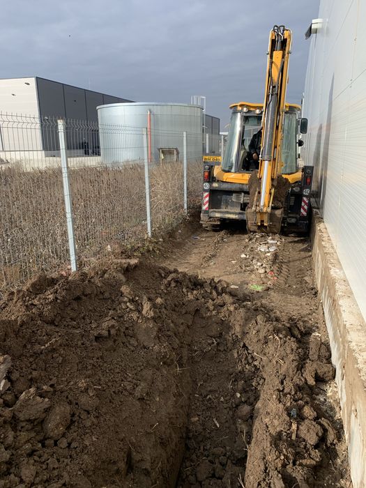 Buldoexcavator De Inchiriat/ Basculanta 8x4/ utilaje de inchiriat