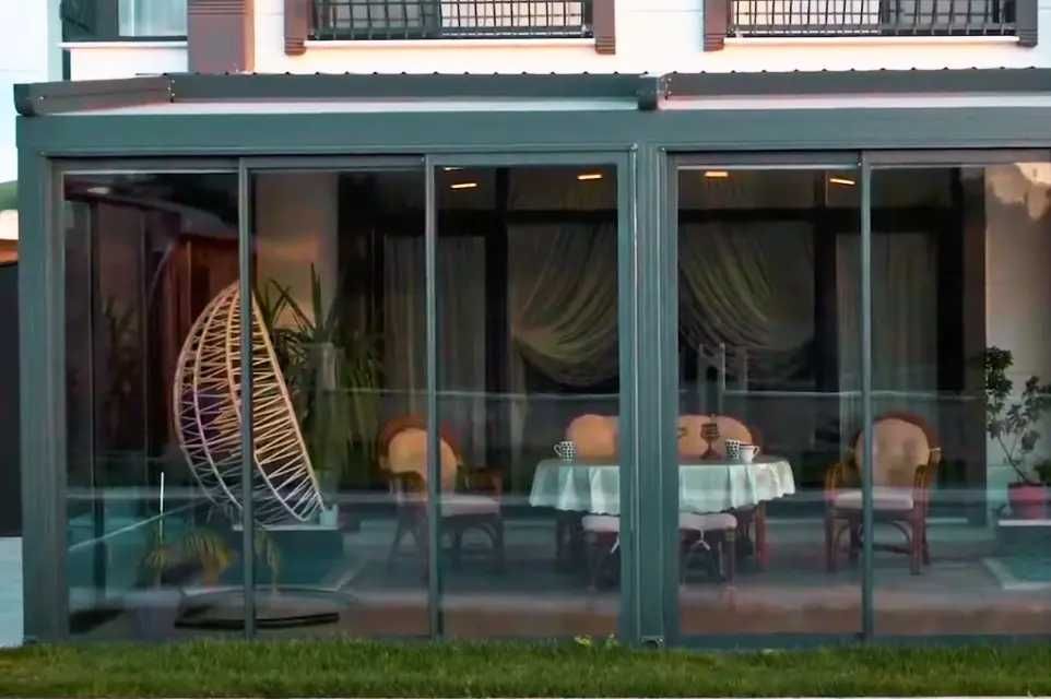 Inchideri terase cu sticla culisanta