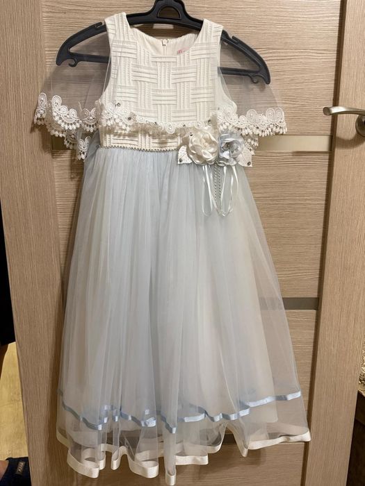 Продам платье для девочки