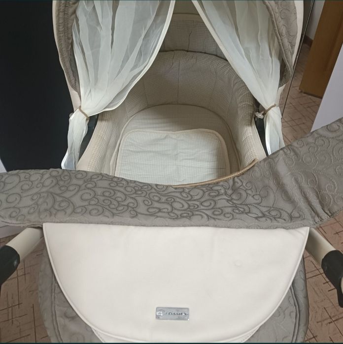Продам каляску АДАМИКС. 35000