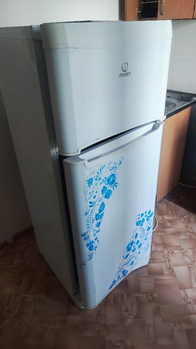 Indesit холодильник