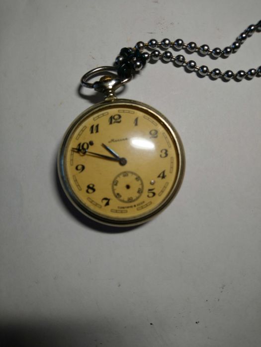Съветски джобен механичен часовник.