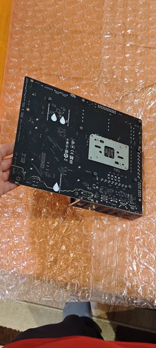 дънна платка msi b650 tomahawk