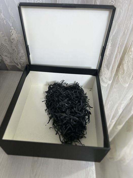 Коробка для подарок размер 28смна 28 см.высота 12 см