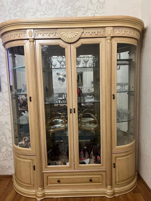 Продам красивую стенку