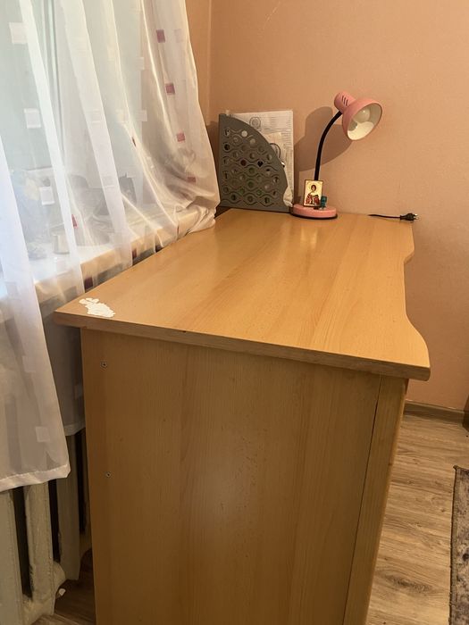 Стол школьный, комфортный