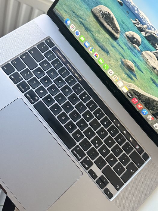 MacBook Pro 16” 2019, Intel i7, 16GB RAM, SSD 512GB