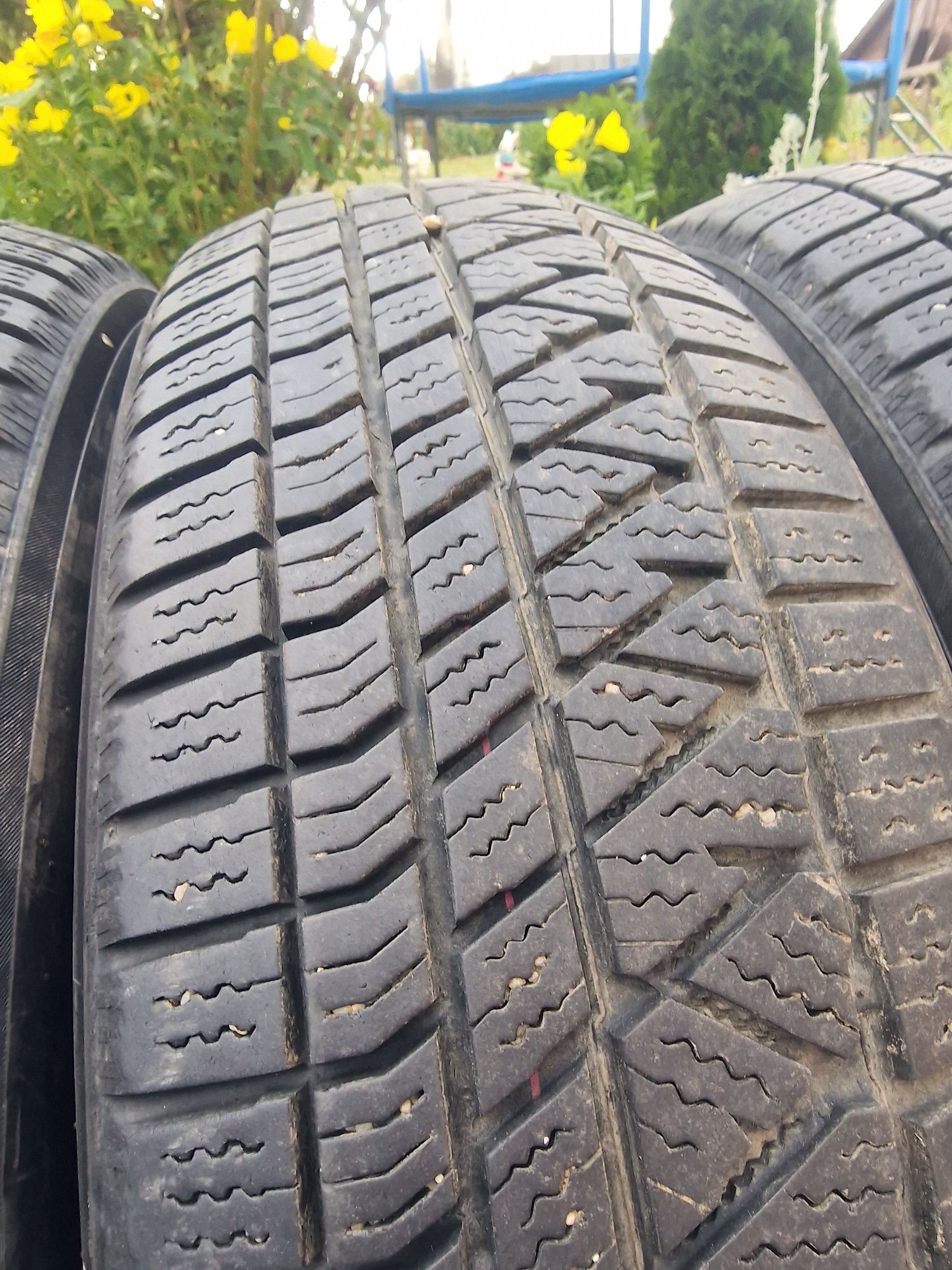 Гуми 205/70/15 Kumho гр. Якоруда • OLX.bg