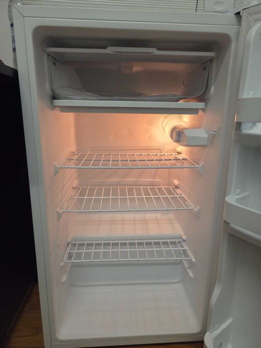 Хладилник Arielli