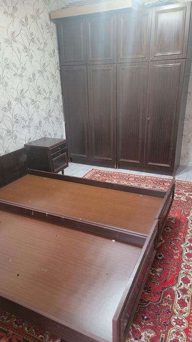 Продается спальный гарнитур
