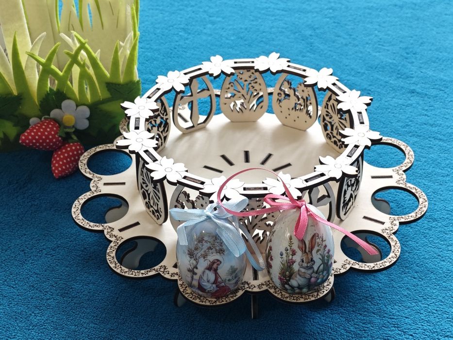 Великденски панер, поднос, поставка за яйца и козунак  Великден