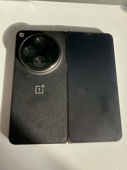 One plus open 512 gb 16 + 4 gb ram