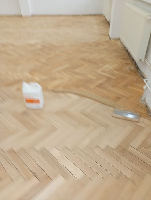 Slefuiesc parchet 75 lei mp