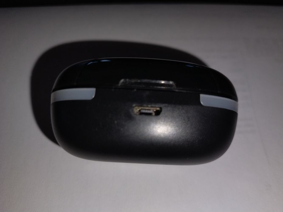 căști wireless, bluetooth Sony TWS , negre sunet bun conectare prin bluetooth cu toate dispozitivele, baterie ok încărcare micro usb,indicator baterie