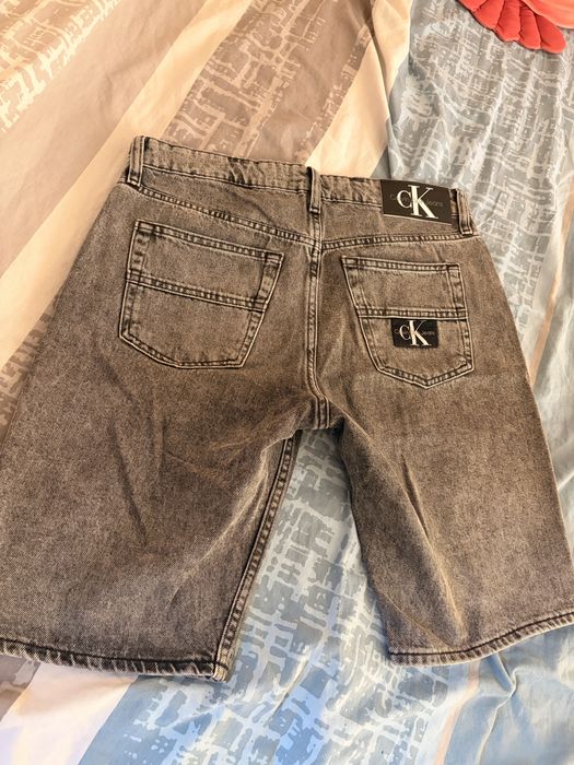 НЕНОСЕНИ Calvin Klein Jeans бермуди