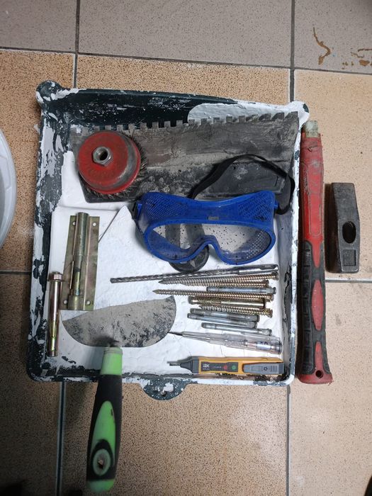 Продам уголки остаток