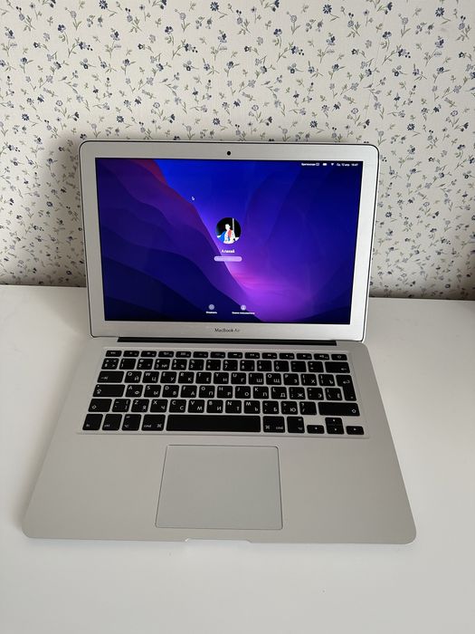 Macbook Air 13 2015г 8/128 гб