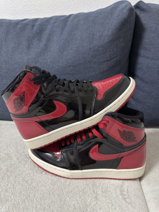 Air Jordan 1 High Patent Bred