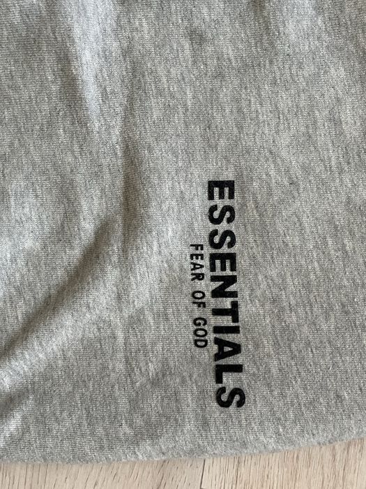 Pantaloni Essentials fiecare 150