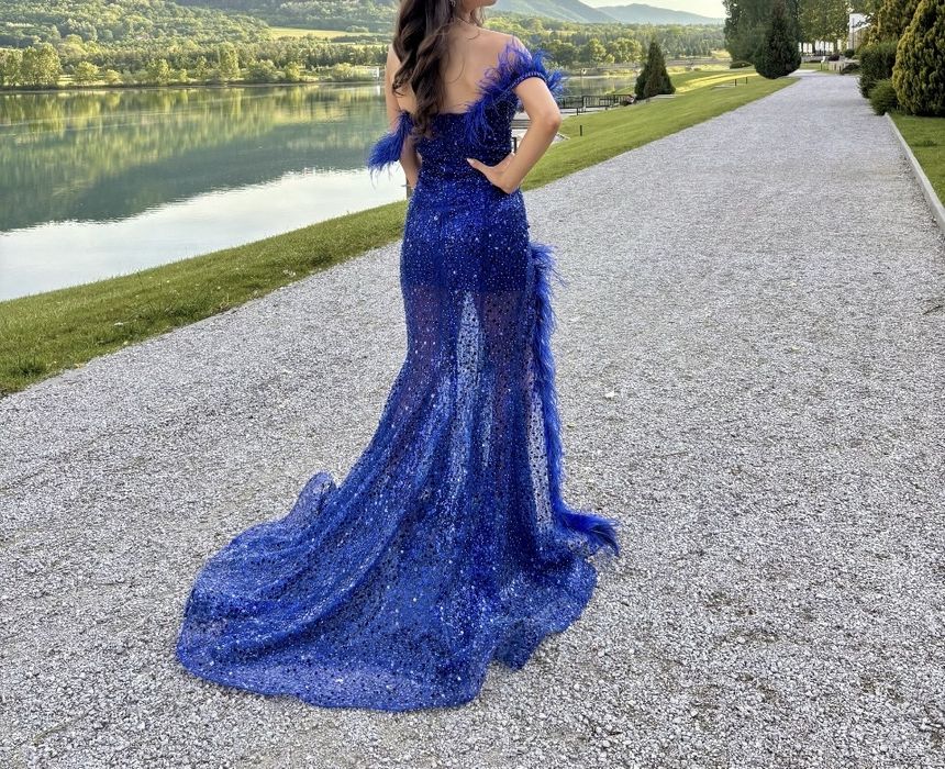 Абитуриентска рокля