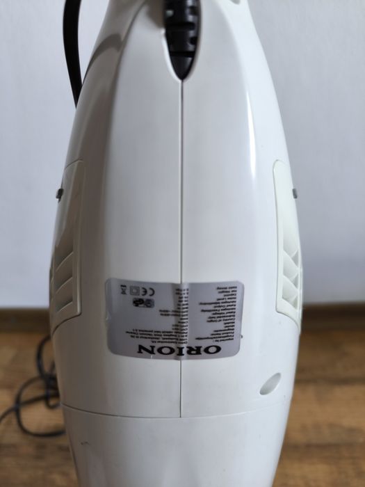 Aspirator cu tija Orion OVC-021