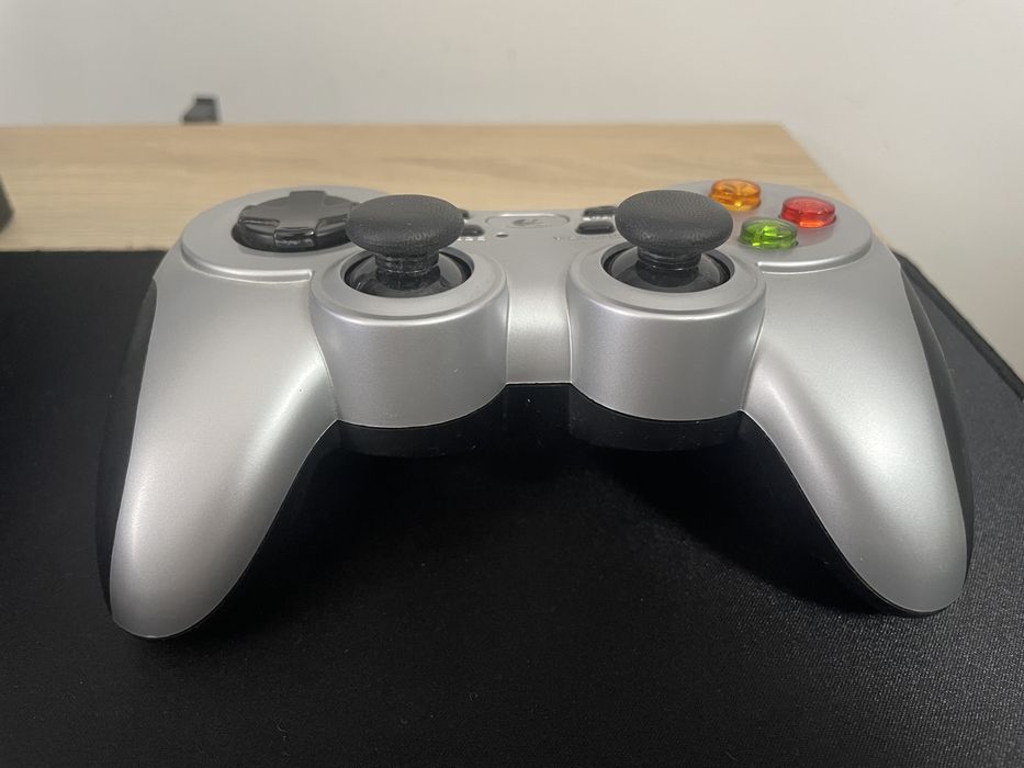 Logitech Wireless Gamepad F710