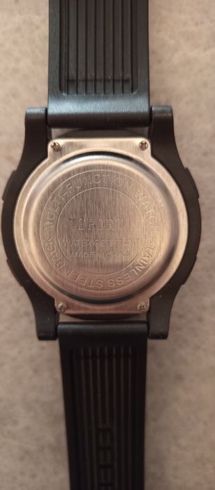 Спортивный соат янги