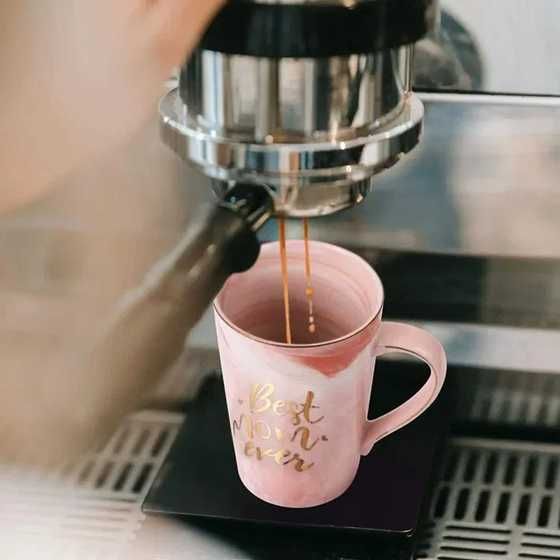 Подаръчен комплект за деня на жената релакс подарък майка чаша свещ