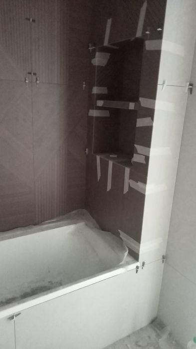 Кафельшик мастер своего дело