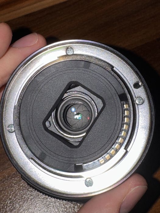 Обектив Sony E 16-50 f3,5-5,6 PZ OSS