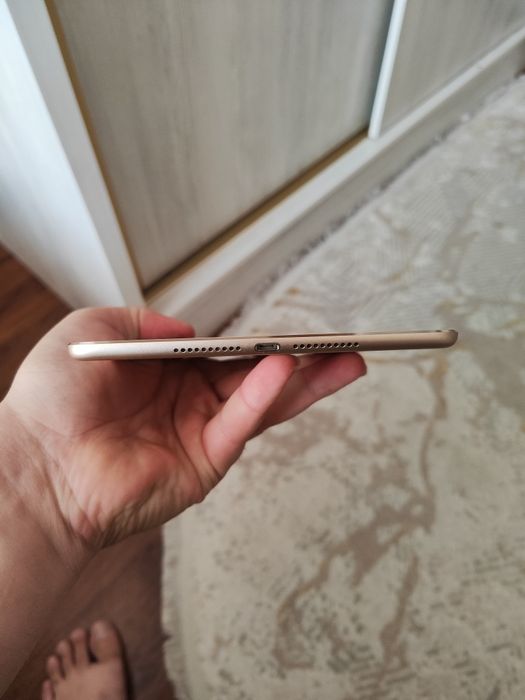 Apple iPad 4 Mini 128 GB WiFi ideal Polniy Komplekt arzon narxda