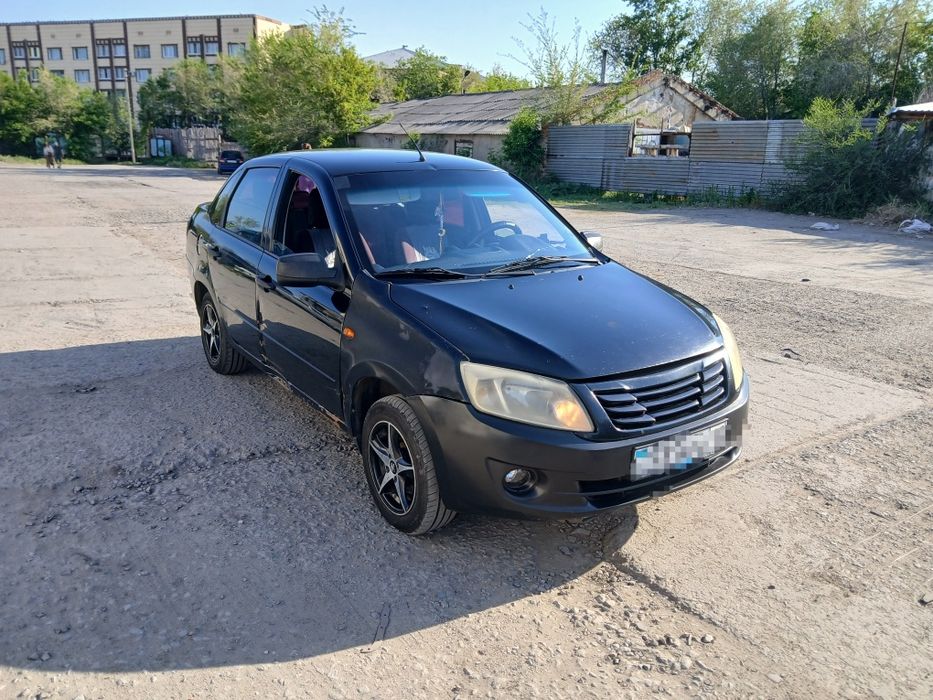 Продам хорошую машину гранту 2012г.