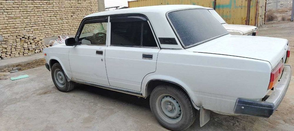 Жигули  ваз 2107   полни нахаду