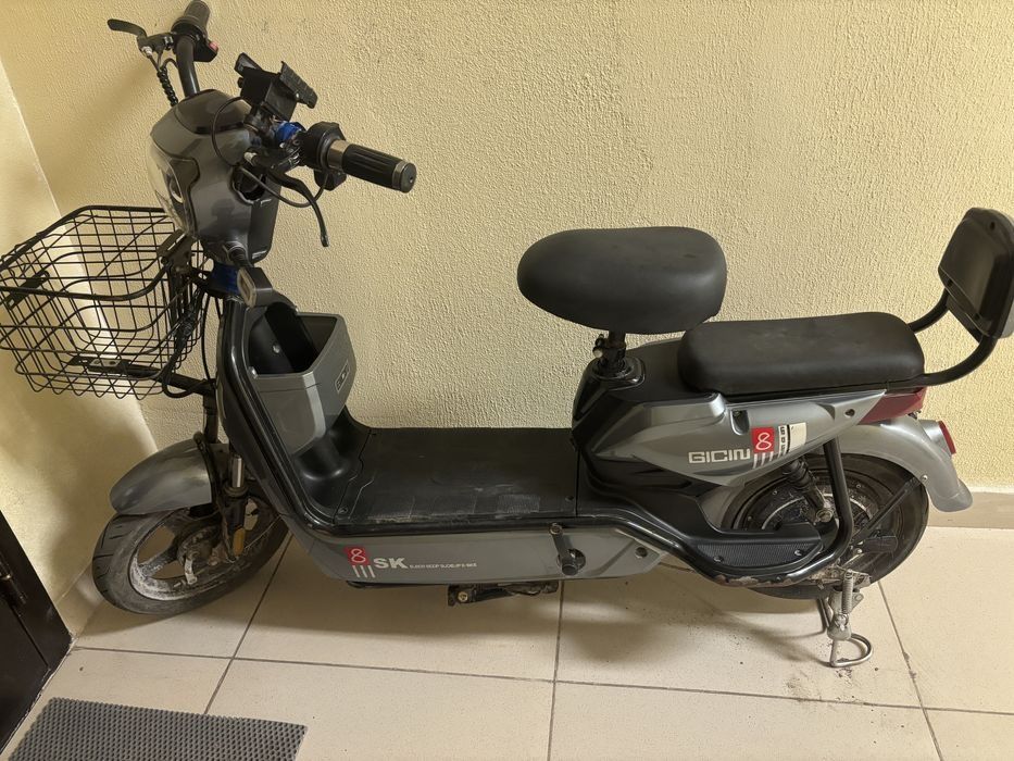 Продам ск8 электросамокат