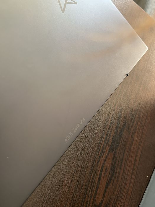 Лаптоп Asus Zenbook OLED