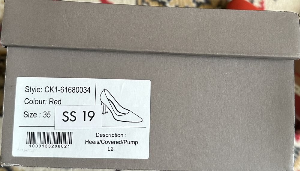 Туфли Charles & Keith, размер 35